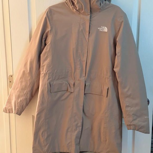 The North Face City Breeze Insulated Parka - Picture 5 of 15